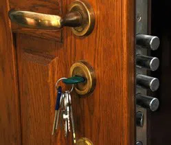Town Center Locksmith Shop Orlando, FL 407-572-0086 - 6-Lock-Change